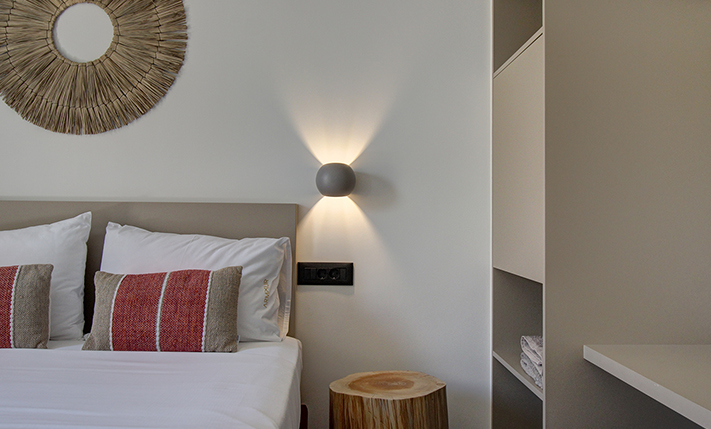 LARGE DETACHED HOUSE WITH A POOL & SEA VIEWS