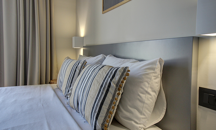 LARGE DETACHED HOUSE WITH A POOL & SEA VIEWS