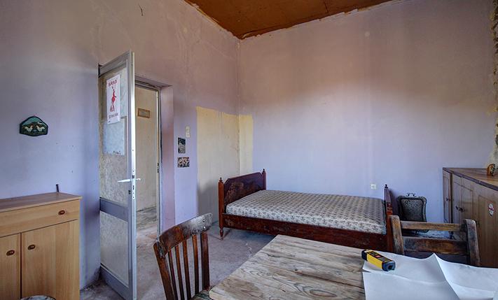 LARGE PARCEL WITH AN OLD 1-LEVEL STONE HOUSE