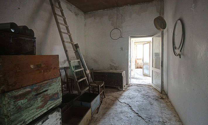 ΕΚΤΑΣΗ ΜΕ ΠΑΛΑΙΟ ΠΕΤΡΟΚΤΙΣΤΟ ΙΣΟΓΕΙΟ ΣΠΙΤΙ