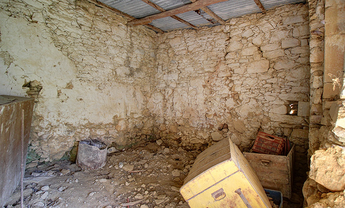 2 DERELICT BUILDINGS AMIDST NATURE WITH VIEWS
