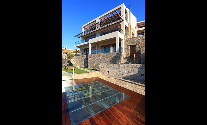 PRIME PROPERTY WITH VIEWS NEAR HERAKLION