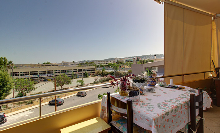 PRIME APARTMENT WITH SPACIOUS VERANDAS