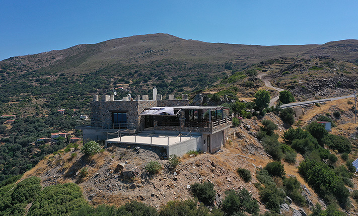 COMMERCIAL BUILDING IN STUNNING LOCATION