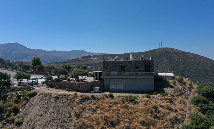 COMMERCIAL BUILDING IN STUNNING LOCATION