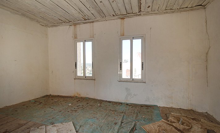 HOUSE FOR RESTORATION IN PLATANIAS CENTRE