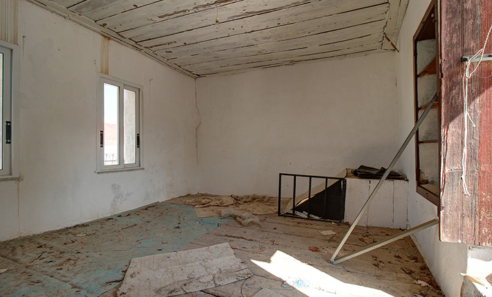 HOUSE FOR RESTORATION IN PLATANIAS CENTRE