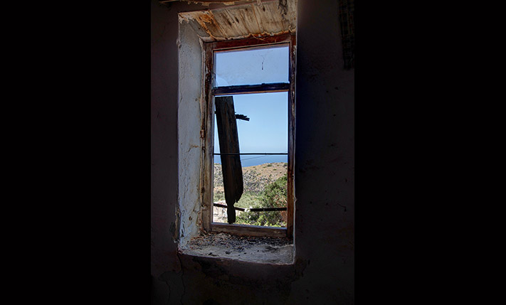 OLD STONE HOUSE WITH UNOBSTRUCTED SEA VIEWS
