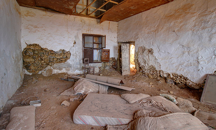 OLD STONE HOUSE WITH UNOBSTRUCTED SEA VIEWS