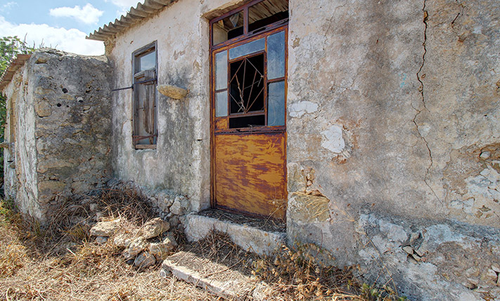 OLD STONE HOUSE WITH UNOBSTRUCTED SEA VIEWS