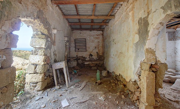 OLD STONE HOUSE WITH UNOBSTRUCTED SEA VIEWS