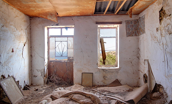 OLD STONE HOUSE WITH UNOBSTRUCTED SEA VIEWS