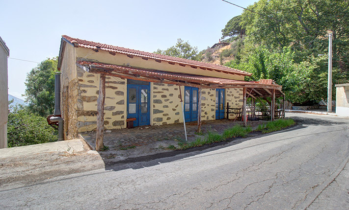 ON 2 LEVELS, ALSO SUITABLE FOR COMMERCIAL USE