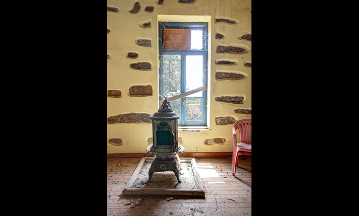 ON 2 LEVELS, ALSO SUITABLE FOR COMMERCIAL USE