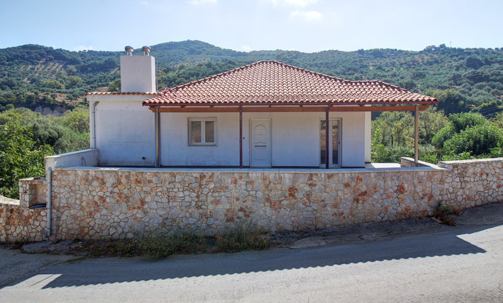 BUILDING OF 2 SPACIOUS APARTMENTS IN NATURE