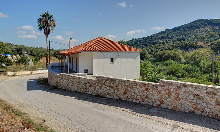 BUILDING OF 2 SPACIOUS APARTMENTS IN NATURE