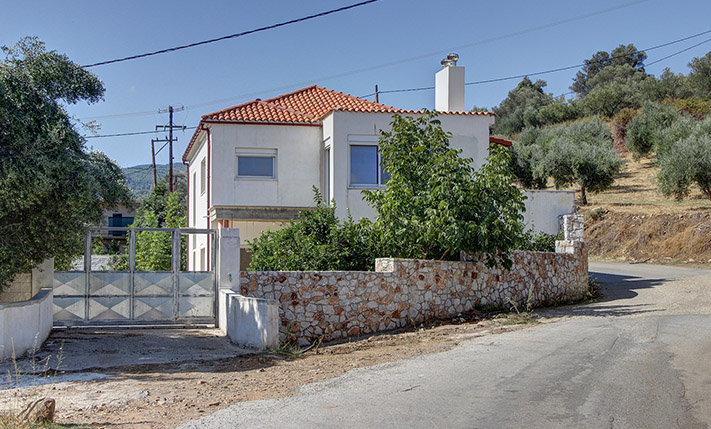 BUILDING OF 2 SPACIOUS APARTMENTS IN NATURE
