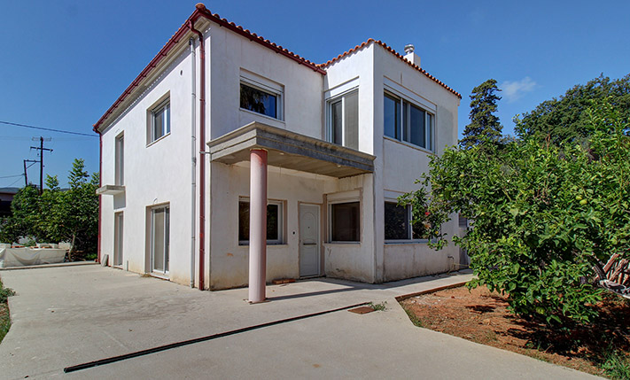 BUILDING OF 2 SPACIOUS APARTMENTS IN NATURE