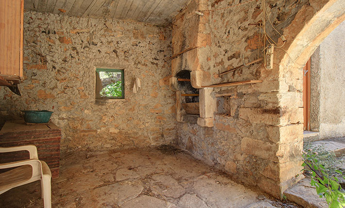 MULTIPLE AREAS, SUITABLE FOR A LODGING BUSINESS