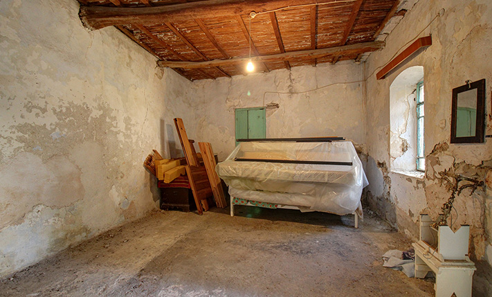 MULTIPLE AREAS, SUITABLE FOR A LODGING BUSINESS