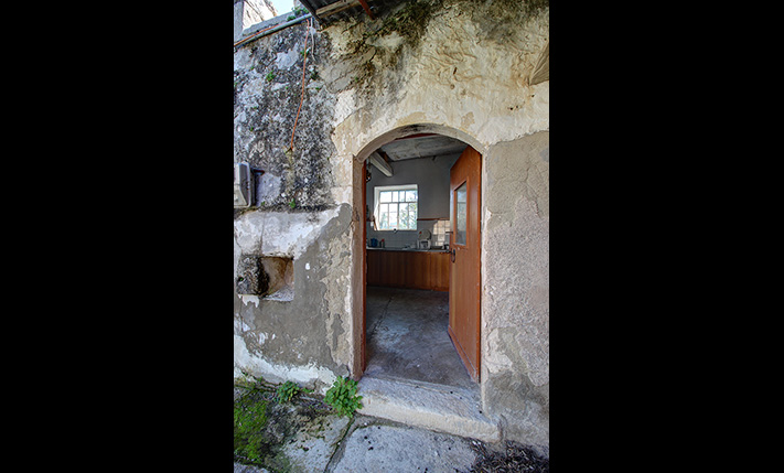 MULTIPLE AREAS, SUITABLE FOR A LODGING BUSINESS