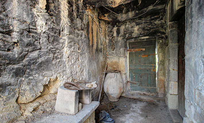 MULTIPLE AREAS, SUITABLE FOR A LODGING BUSINESS