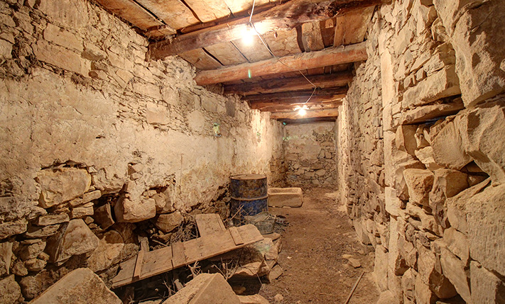 MULTIPLE AREAS, SUITABLE FOR A LODGING BUSINESS