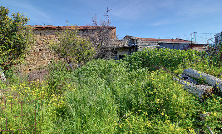 MULTIPLE AREAS, SUITABLE FOR A LODGING BUSINESS