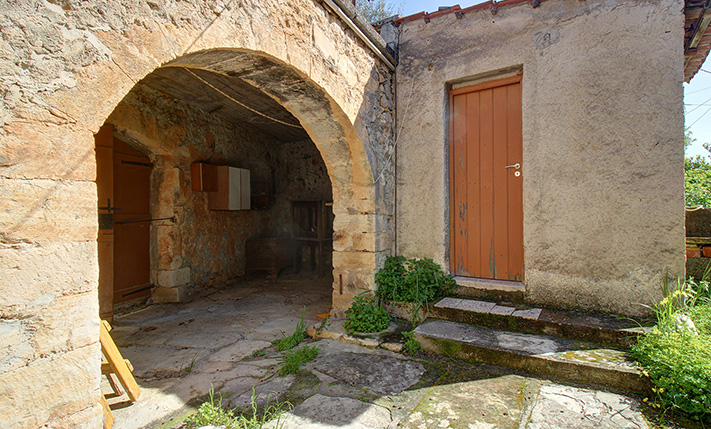 MULTIPLE AREAS, SUITABLE FOR A LODGING BUSINESS