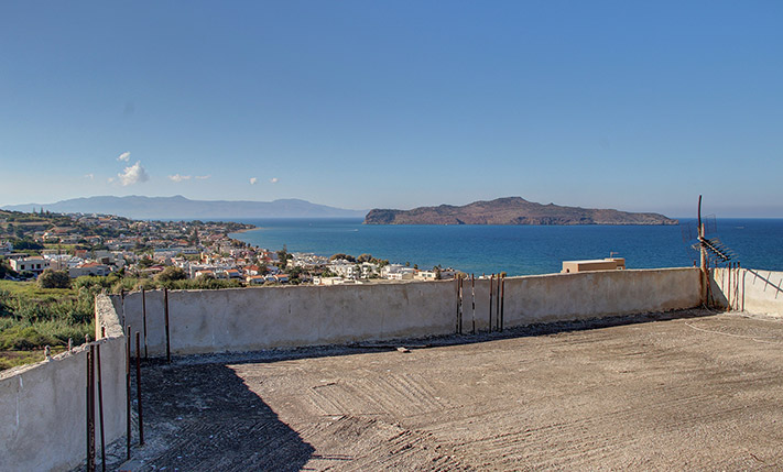 LARGE UNFINISHED BUILDING OF 7 APARTMENTS