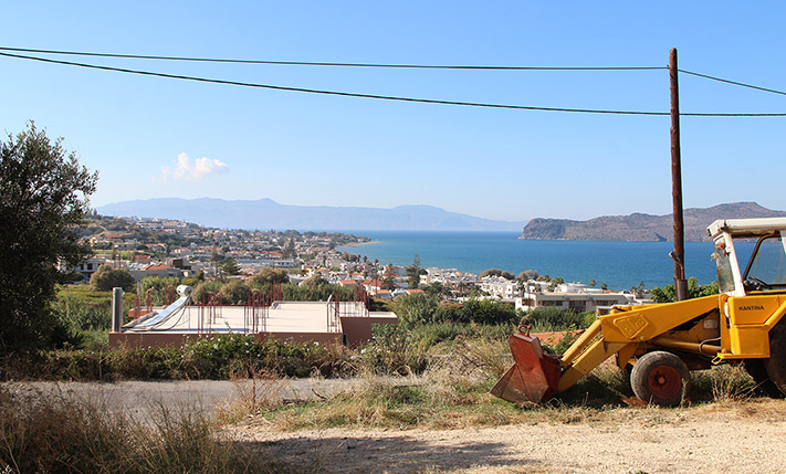 LARGE UNFINISHED BUILDING OF 7 APARTMENTS