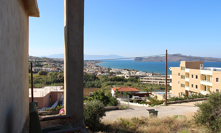 LARGE UNFINISHED BUILDING OF 7 APARTMENTS