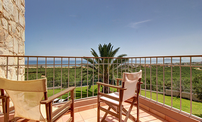 A PLATEAU WITH SECURED SEA VIEWS