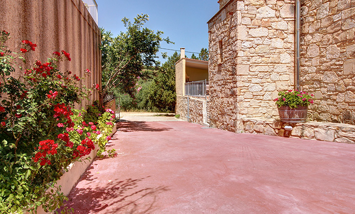 A PLATEAU WITH SECURED SEA VIEWS