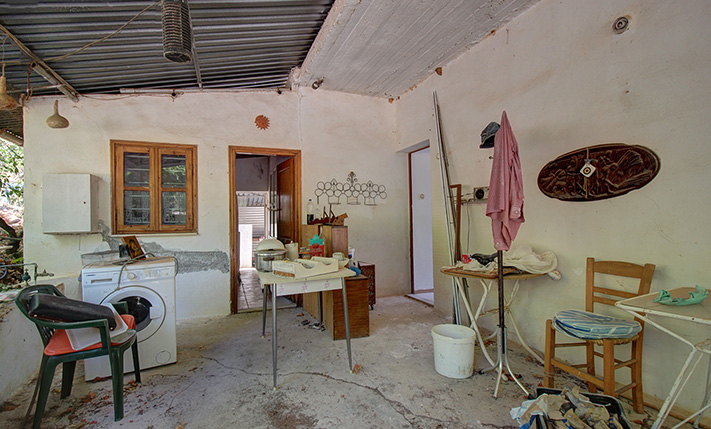 UNDENIABLE POTENTIAL ON SPACIOUS PLOT WITH VIEWS