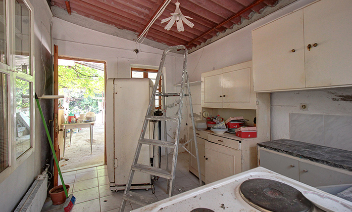 UNDENIABLE POTENTIAL ON SPACIOUS PLOT WITH VIEWS