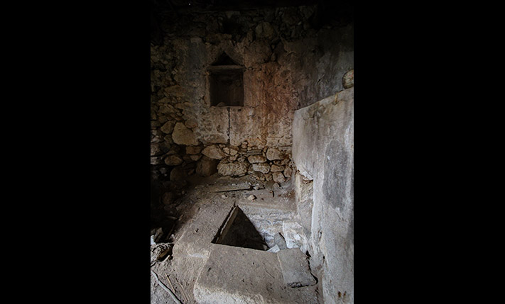 WITH IMPRESSIVE ATTRIBUTES IN A VENETIAN ALLEY