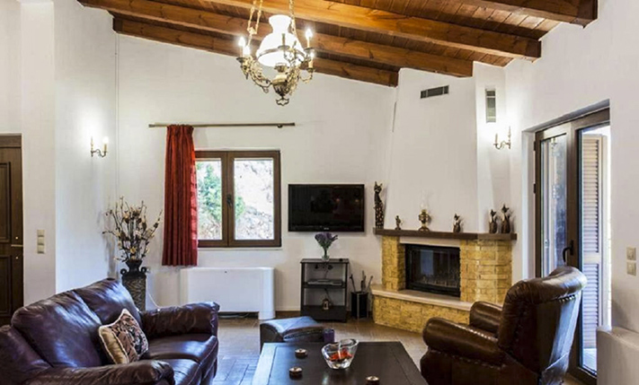 QUALITY BUILDING ON A PLATEAU IN THE MOUNTAINS