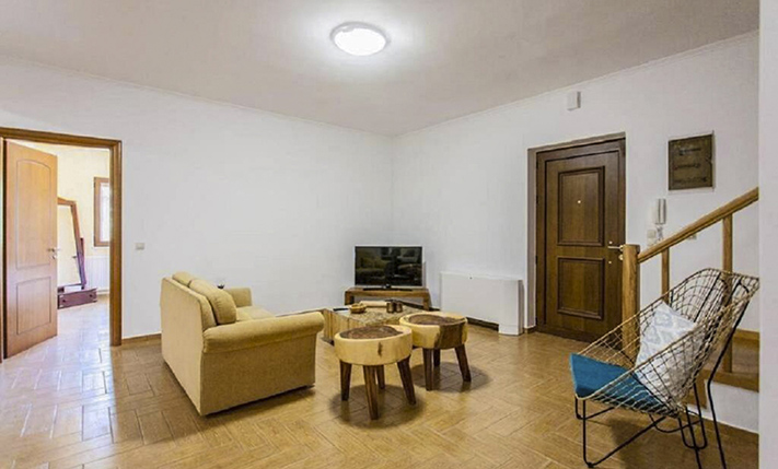 QUALITY BUILDING ON A PLATEAU IN THE MOUNTAINS