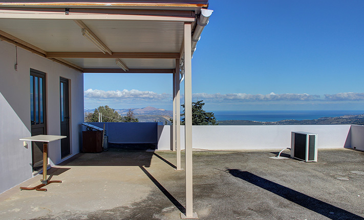 PANORAMIC SPOT IN FRONT OF THE WHITE MOUNTAINS