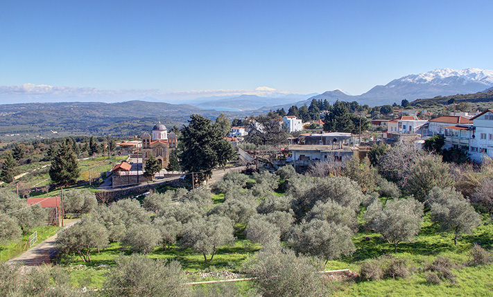 PANORAMIC SPOT IN FRONT OF THE WHITE MOUNTAINS