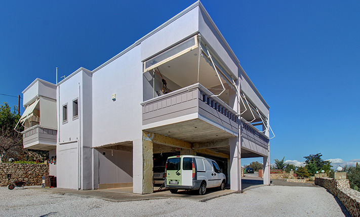 PANORAMIC SPOT IN FRONT OF THE WHITE MOUNTAINS