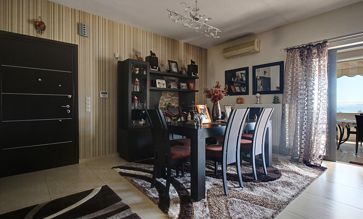 PANORAMIC SPOT IN FRONT OF THE WHITE MOUNTAINS