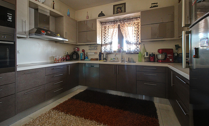 PANORAMIC SPOT IN FRONT OF THE WHITE MOUNTAINS