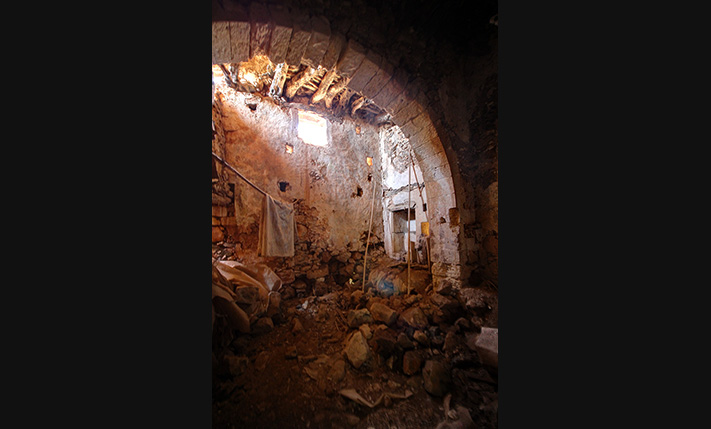 LARGE HOUSE WITH MANY TRADITIONAL FEATURES