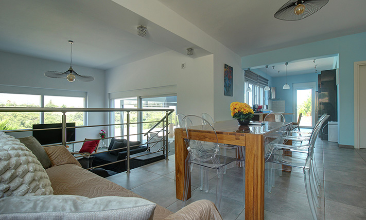 MEERBLICK & WEITLÄUFIGES LAND & INTERIEUR