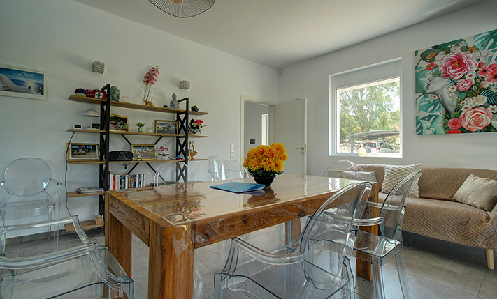 SEA VIEWS & SPACIOUS LAND & INTERIOR