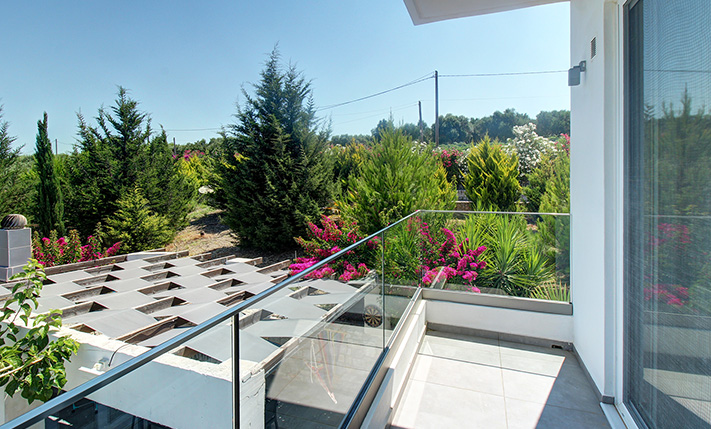 SEA VIEWS & SPACIOUS LAND & INTERIOR