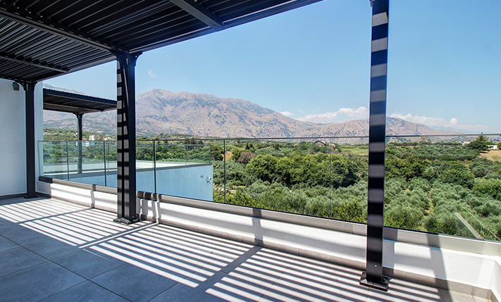 SEA VIEWS & SPACIOUS LAND & INTERIOR