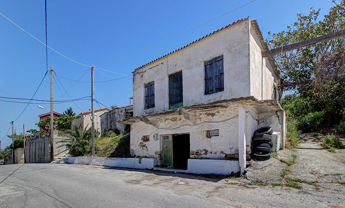 AMPLE ROOMS, PLENTY OF LAND & NICE SEA VIEWS